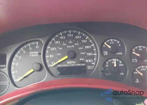 1999 Chevrolet Silverado 1500 z USA, uszkodzony, nr VIN 1GCEC19T9XE213784